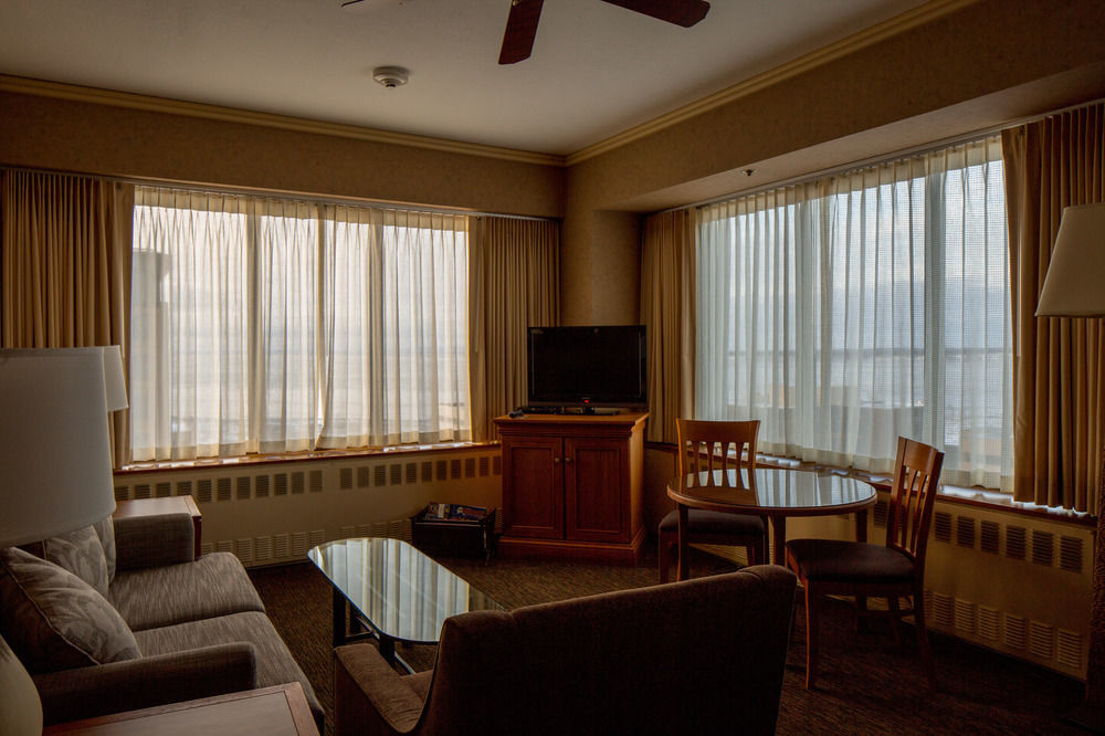 The Hotel Captain Cook Anchorage Exterior photo